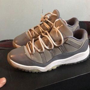 Jordan 11 retro size 2y patent leather great condition